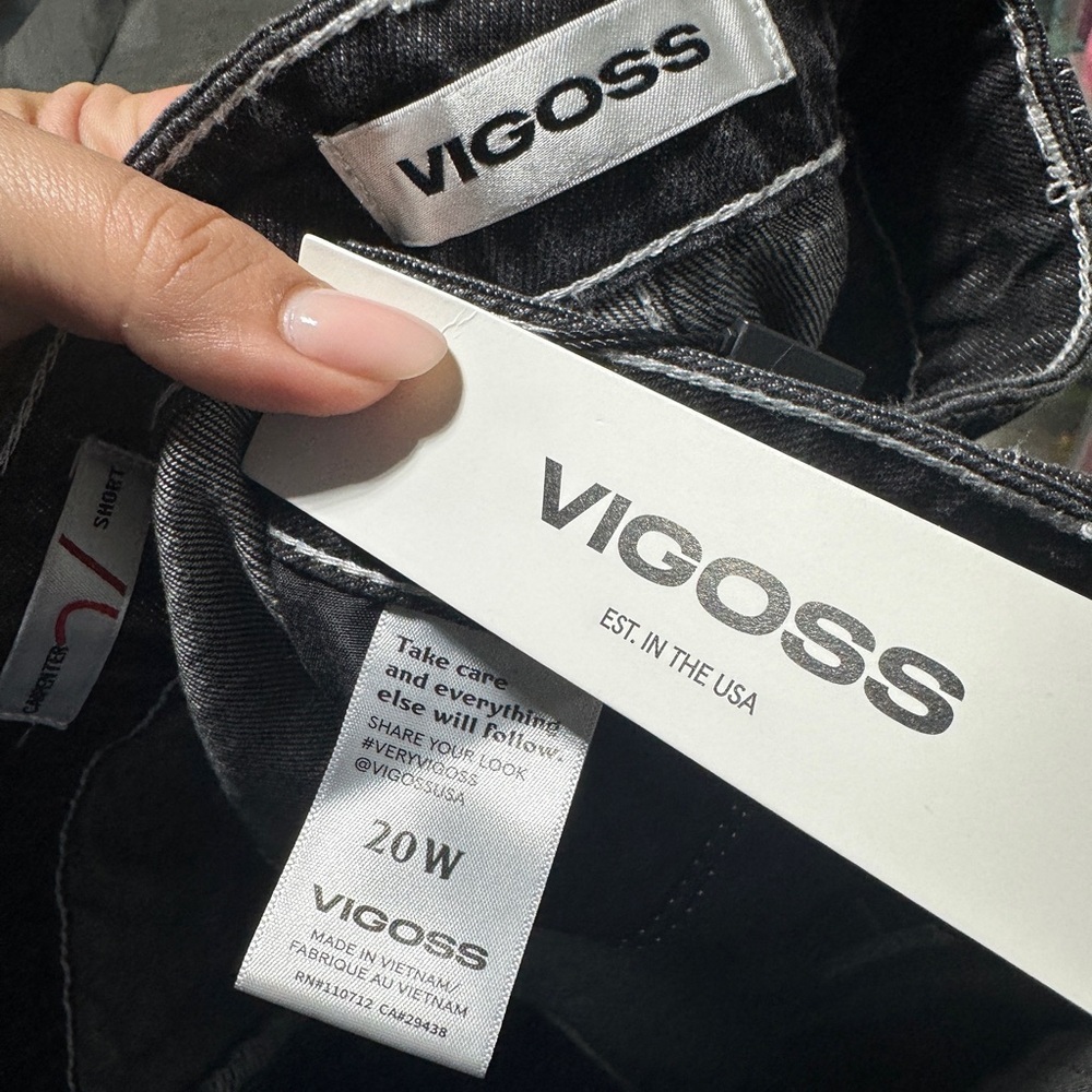 Vigoss | High Rise Carpenter Short - Picture 6 of 6